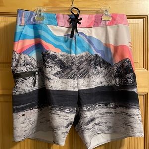 Billabong surf shorts*NEW* w waterproof zip side pocket